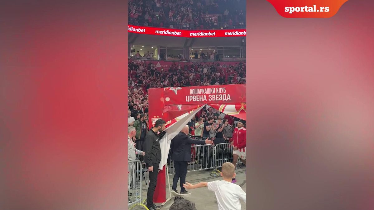 Au folosit curele, torțe și pumni » Haos în interiorul arenei