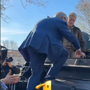 Derek Chisora a venit cu tancul la conferință // Captură DAZN