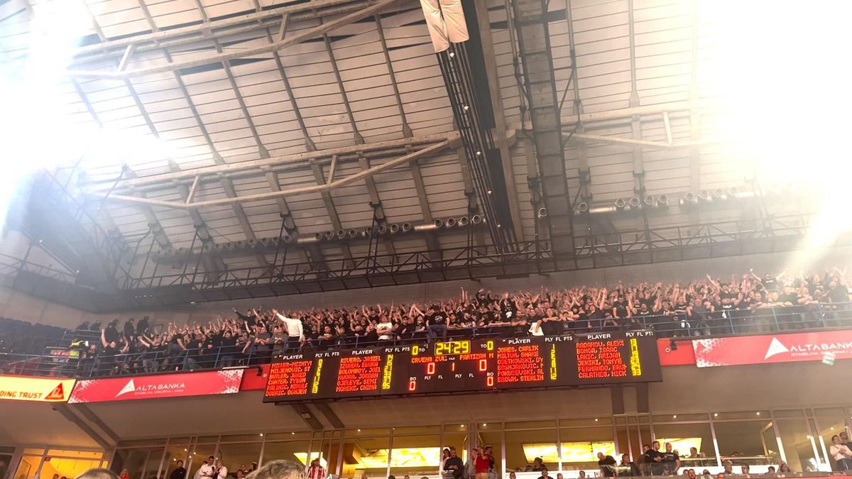 Au folosit curele, torțe și pumni » Haos în interiorul arenei