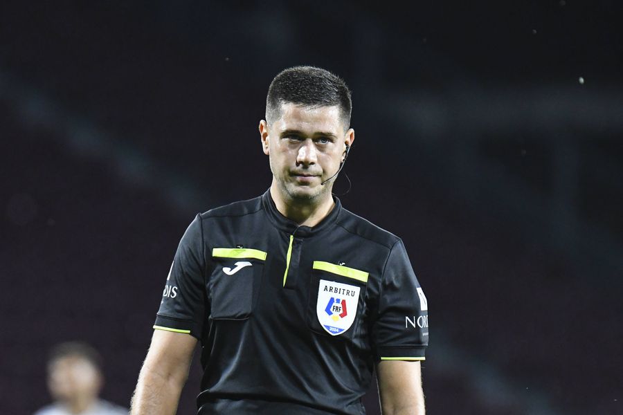„Adio, Vassaras!” » Arbitrul din Superliga și-a anunțat retragerea în plin sezon și preia un club din play-off!
