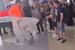 Suporteri irakieni atacați pe aeroportul din Dallas înainte de Campionatul Mondial: „Nu veniți! Aici e America”