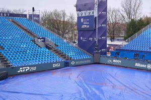 Doar un meci de dublu s-a încheiat joi la Țiriac Open din cauza ploii, restul fiind amânate » Programul de vineri, extrem de aglomerat