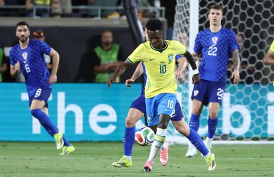 Vinicius jr, criticat dur de legendele Braziliei: „Am fost foarte furios să-l văd cu numărul 10”
