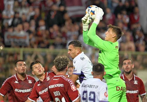 Denis Ciobotariu poate ajunge în SUA // foto: Imago