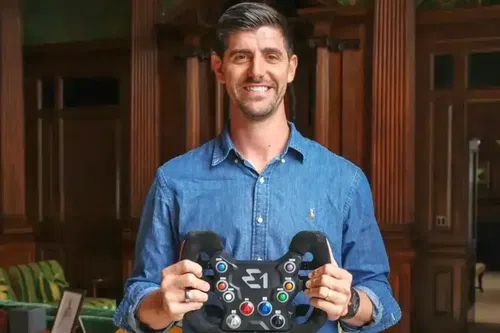 Thibaut Courtois investește în cursele cu ambarcațiuni electrice // foto: Instagram
