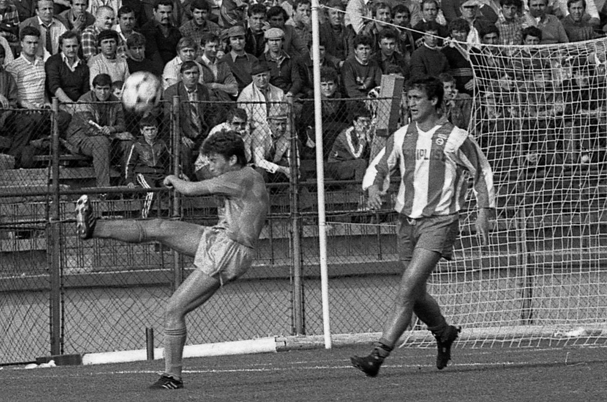 RETRO GSP. 33 de ani de când Cămătaru a început cursa grotescă pentru "Gheata de Aur": 26 de goluri în 9 meciuri, doar cu Steaua n-a marcat