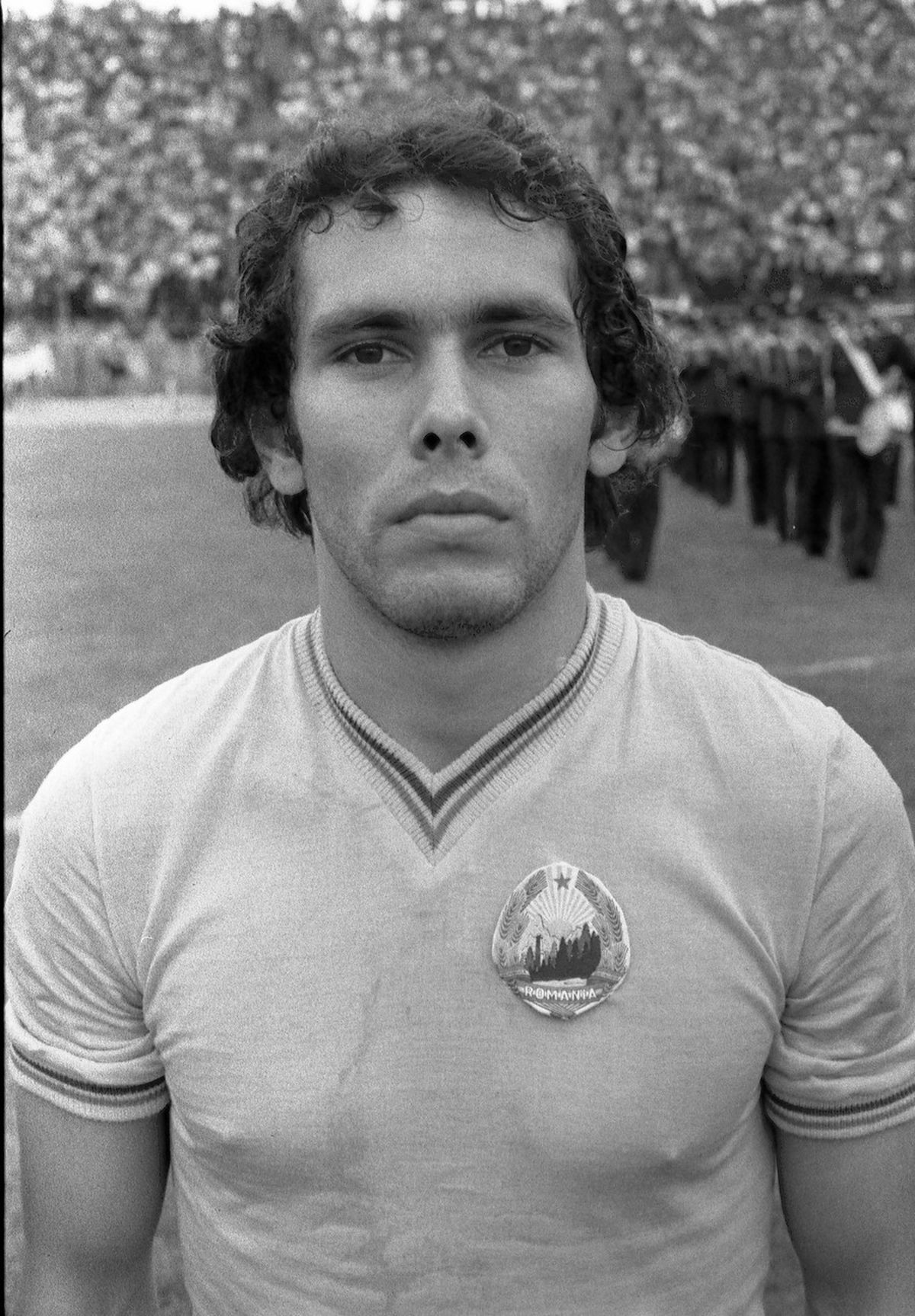 RETRO GSP. Azi, Zoli Crișan ar fi împlinit 65 de ani » 7 povești cu cel mai mare 7 din istoria Olteniei