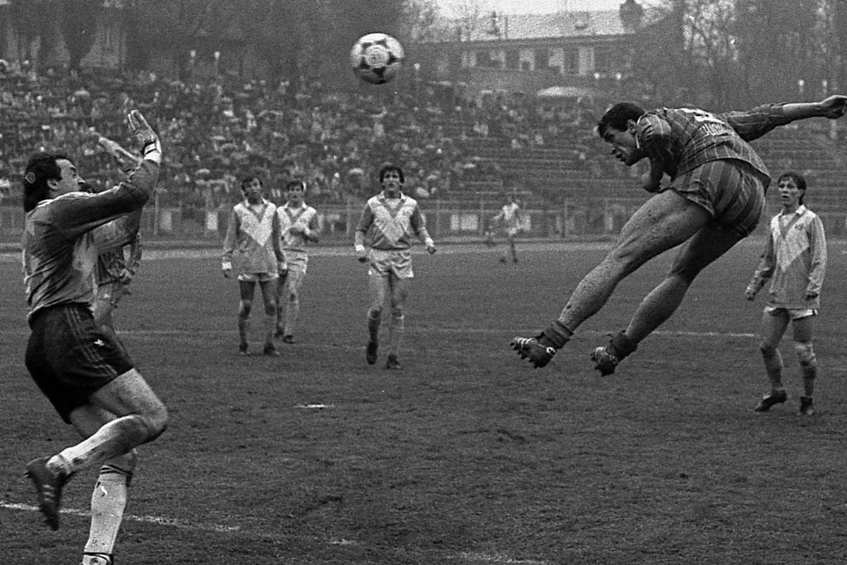 RETRO GSP. 33 de ani de când Cămătaru a început cursa grotescă pentru "Gheata de Aur": 26 de goluri în 9 meciuri, doar cu Steaua n-a marcat