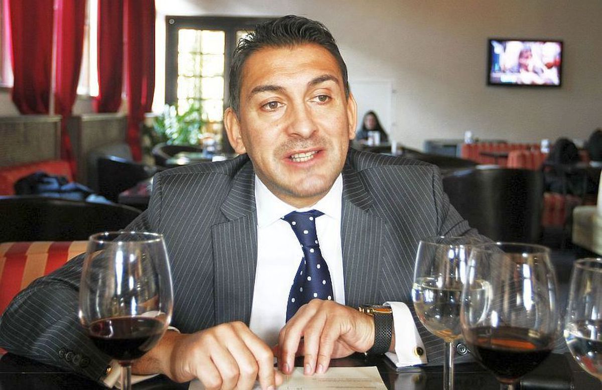 Ilie Dumitrescu, întrebat frontal: „E adevărat că ai cucerit-o cu un tablou de Grigorescu și un buchet de flori?”