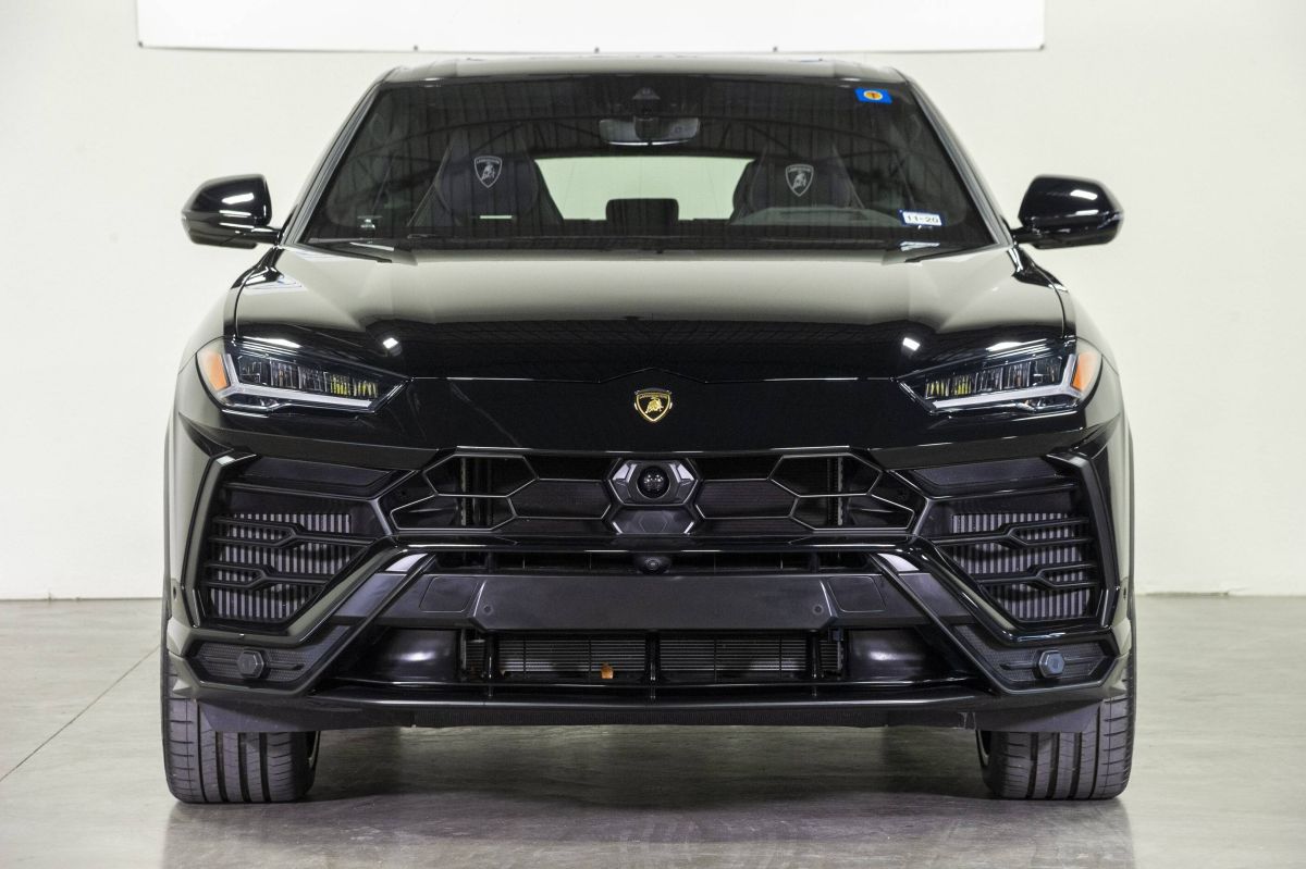 Mirel Rădoi - Lamborghini Urus