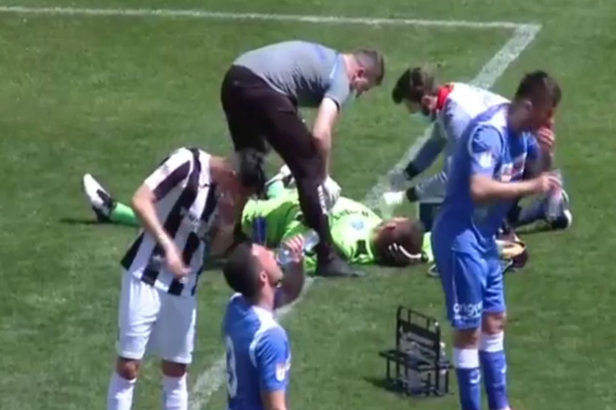 Moment de spaimă la Astra - Poli Iași: Brănescu, schimbat după ce a fost făcut KO de un adversar » Primul verdict în cazul accidentării