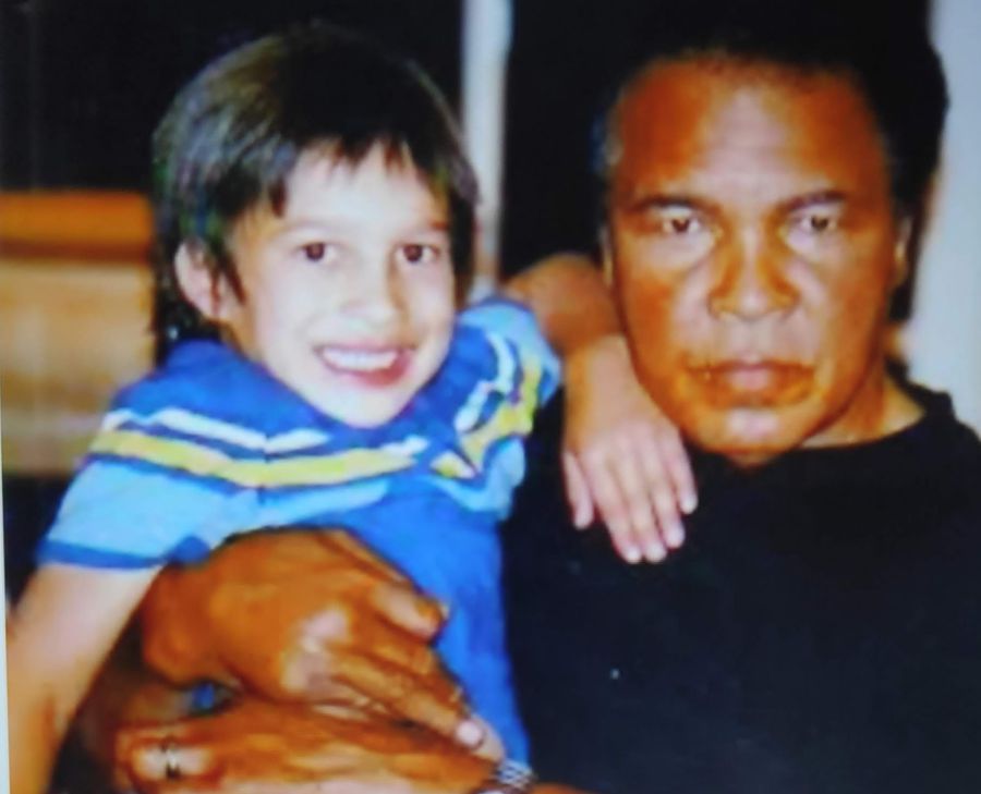 Nepotul lui Muhammad Ali îi calcă pe urme » E neînvins la profesioniști: „Îl aduc la viață pe bunicul meu”
