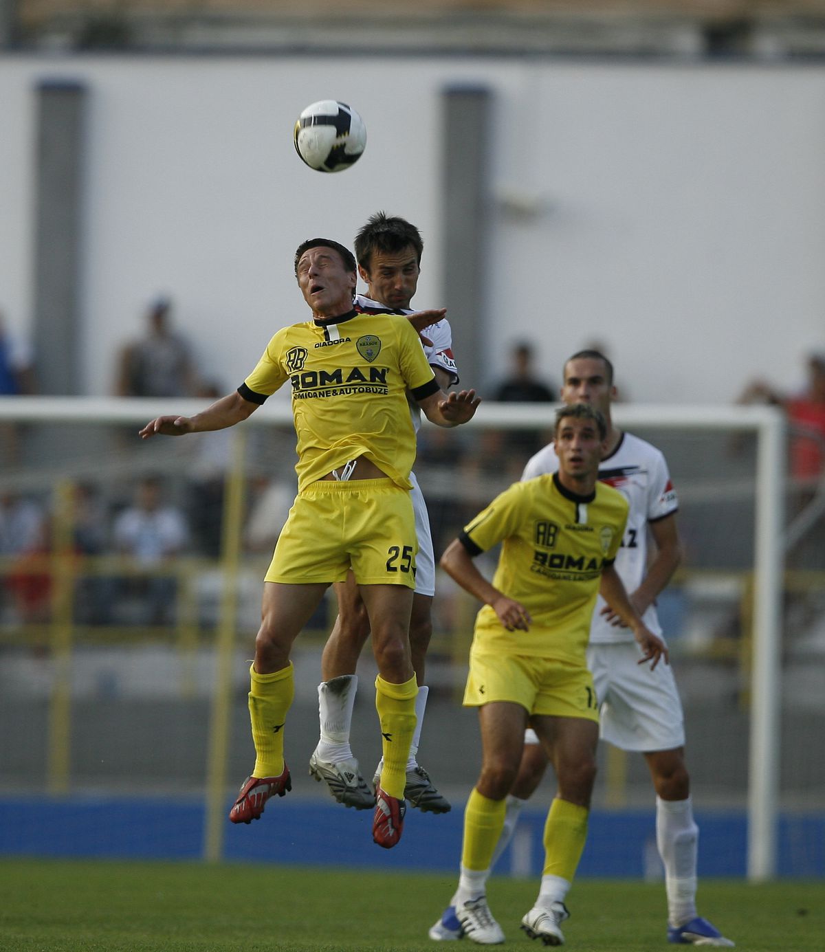 Povestea incredibilă a unui caz de dopaj în Divizia A: „Am luat urină de la colegul și am adăugat apă, cu acordul agenților antidoping. Am spus adevărul și am luat 6 luni”