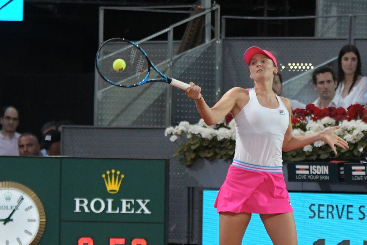 Irina Begu - Maria Sakkari, în „sferturile” turneului de la Madrid