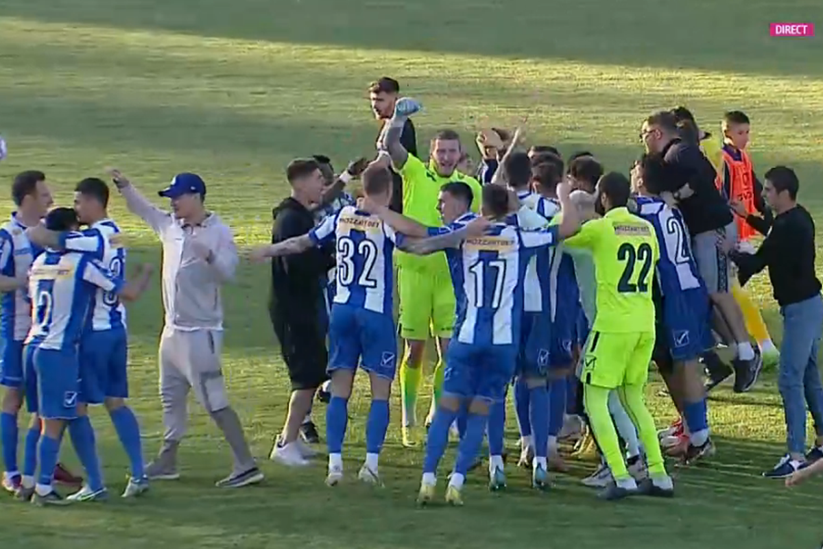 Poli Iași a câștigat derby-ul Moldovei și revine în Liga 1! Fanii au pătruns pe gazon și au sărbătorit cu jucătorii » Calcule: Dinamo o pândește pe Oțelul