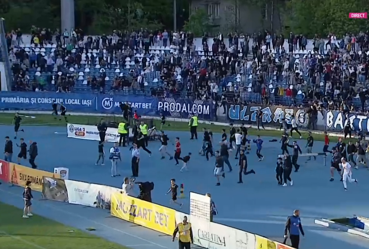 Poli Iași a câștigat derby-ul Moldovei și revine în Liga 1! Fanii au pătruns pe gazon și au sărbătorit cu jucătorii » Calcule: Dinamo o pândește pe Oțelul
