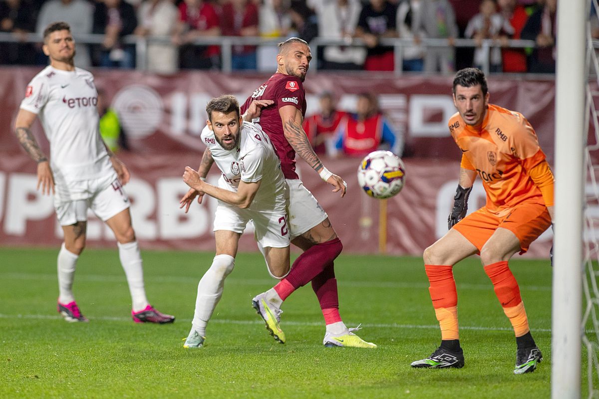 Lecție de la „Briliant” » Adrian Mutu a explicat cum și-a transformat fotbalistul în numărul 1 din campionat: „L-am învățat anumite mișcări”