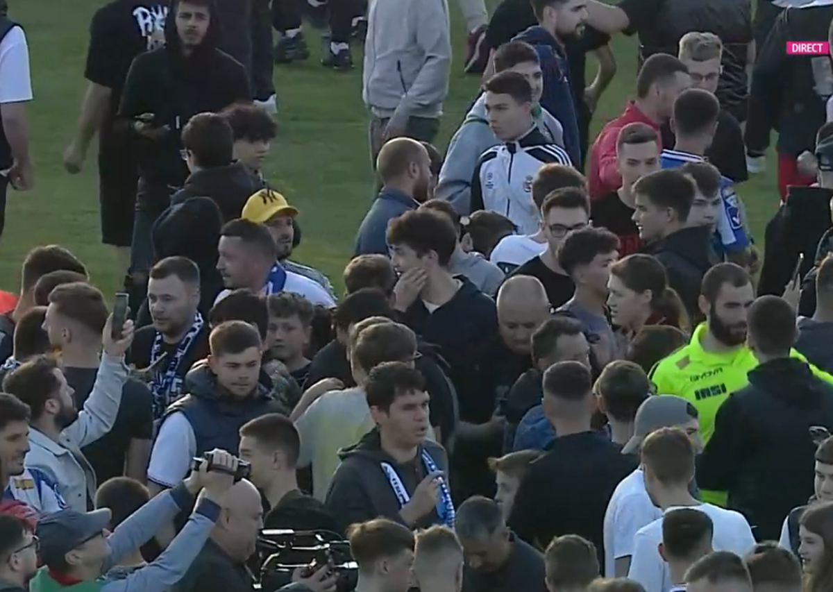 Poli Iași a câștigat derby-ul Moldovei și revine în Liga 1! Fanii au pătruns pe gazon și au sărbătorit cu jucătorii » Calcule: Dinamo o pândește pe Oțelul