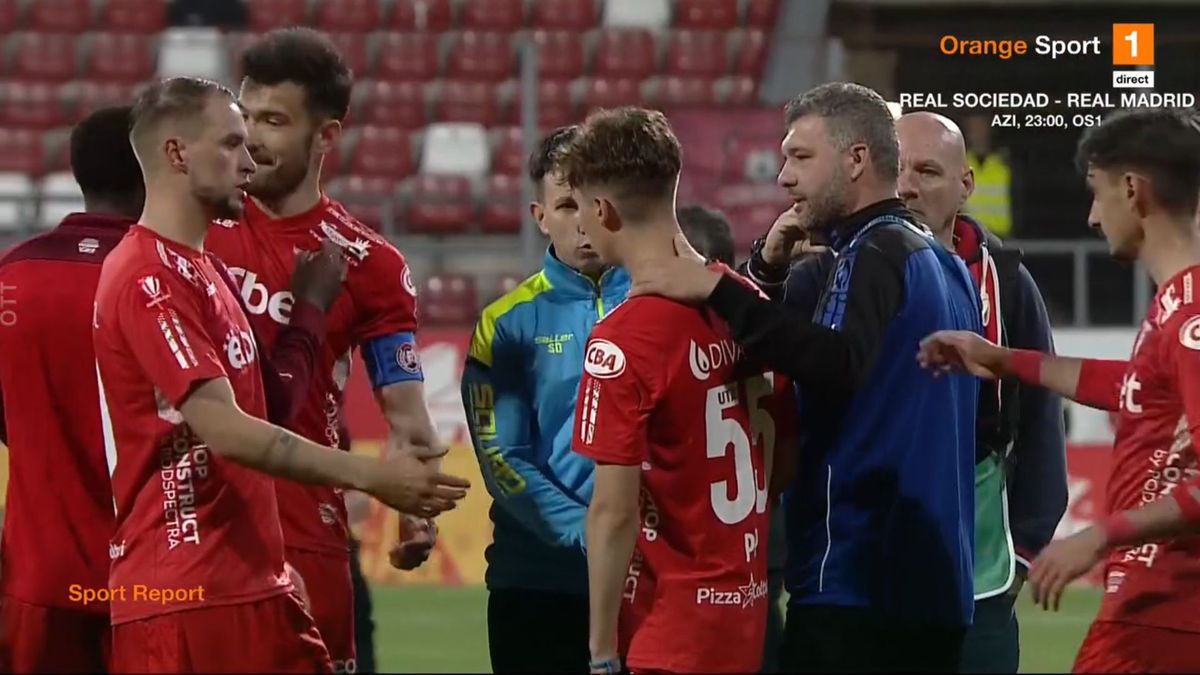 Momente de panică la Arad: Rareș Pop s-a prăbușit pe teren. Verdictul medicilor