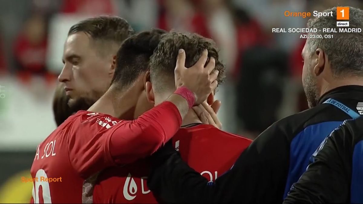 Momente de panică la Arad: Rareș Pop s-a prăbușit pe teren. Verdictul medicilor