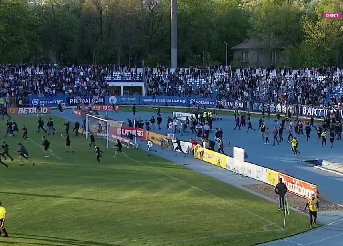 Poli Iași a câștigat derby-ul Moldovei și revine în Liga 1! Fanii au pătruns pe gazon și au sărbătorit cu jucătorii » Calcule: Dinamo o pândește pe Oțelul