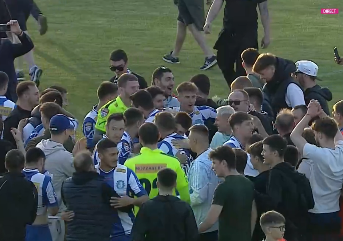 Poli Iași a câștigat derby-ul Moldovei și revine în Liga 1! Fanii au pătruns pe gazon și au sărbătorit cu jucătorii » Calcule: Dinamo o pândește pe Oțelul