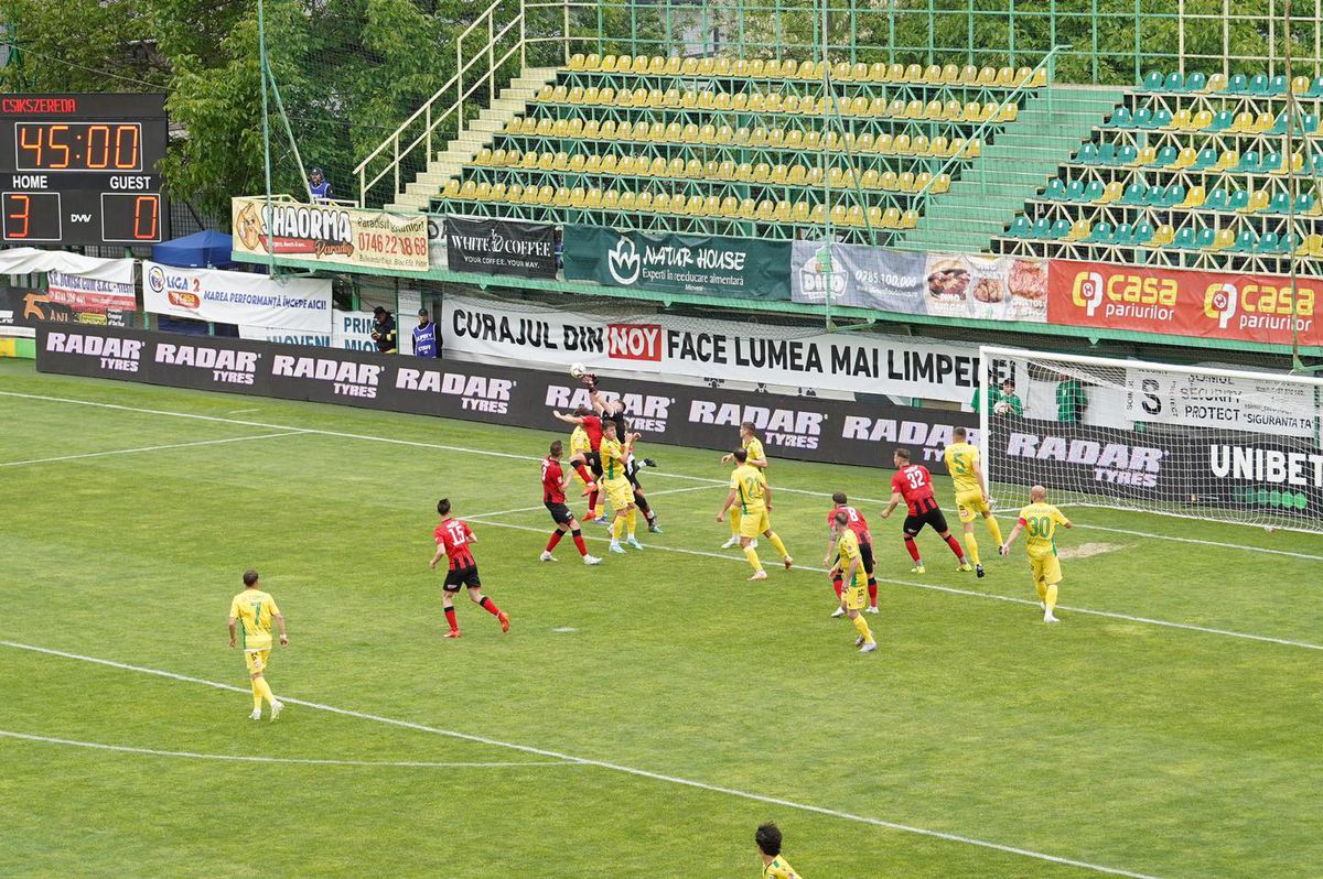 LIGA 2. Pregătiți fiesta! Rezultatul neașteptat din CS Mioveni - Csikszereda îi aduce pe buzoieni la un punct de promovarea matematică în Superliga