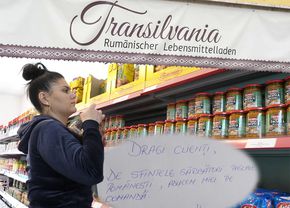 În Würzburg există un magazin românesc cu produse tradiționale din țară » Cât poate să coste un kilogram de carne de miel pentru Paști