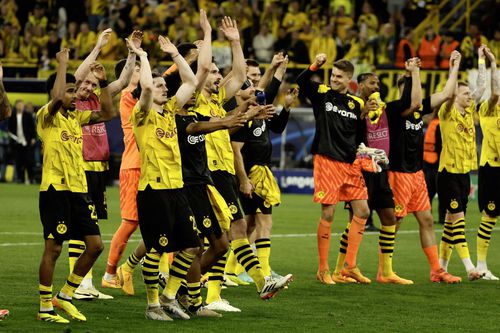 Jucătorii Borussiei Dortmund exultă după 1-0 cu PSG / Foto: Imago