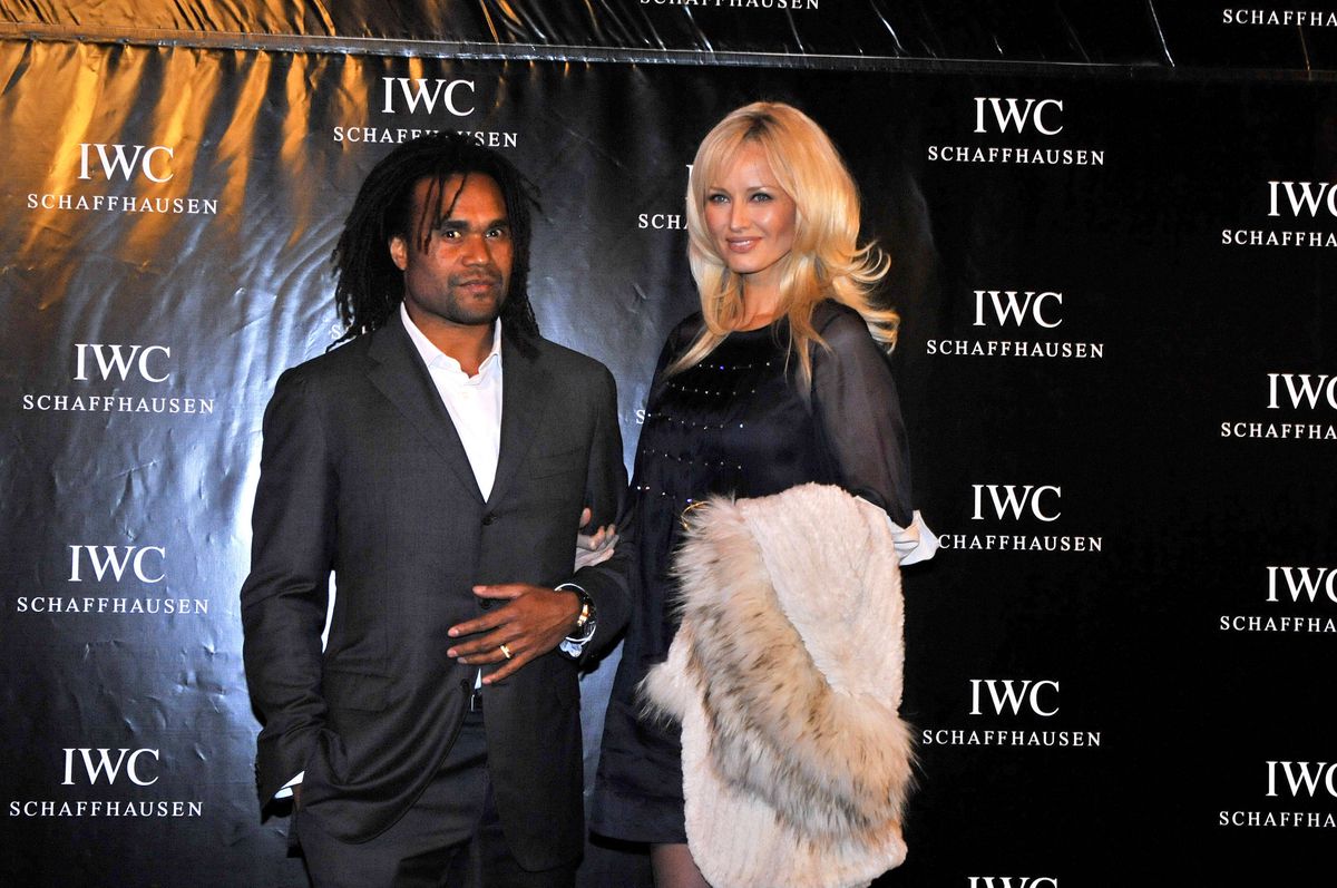 Adriana Karembeu, dezvăluiri tulburătoare în noua carte » Secretul intim ținut pe durata căsătoriei cu fostul internațional: „N-am vrut să-l supăr”