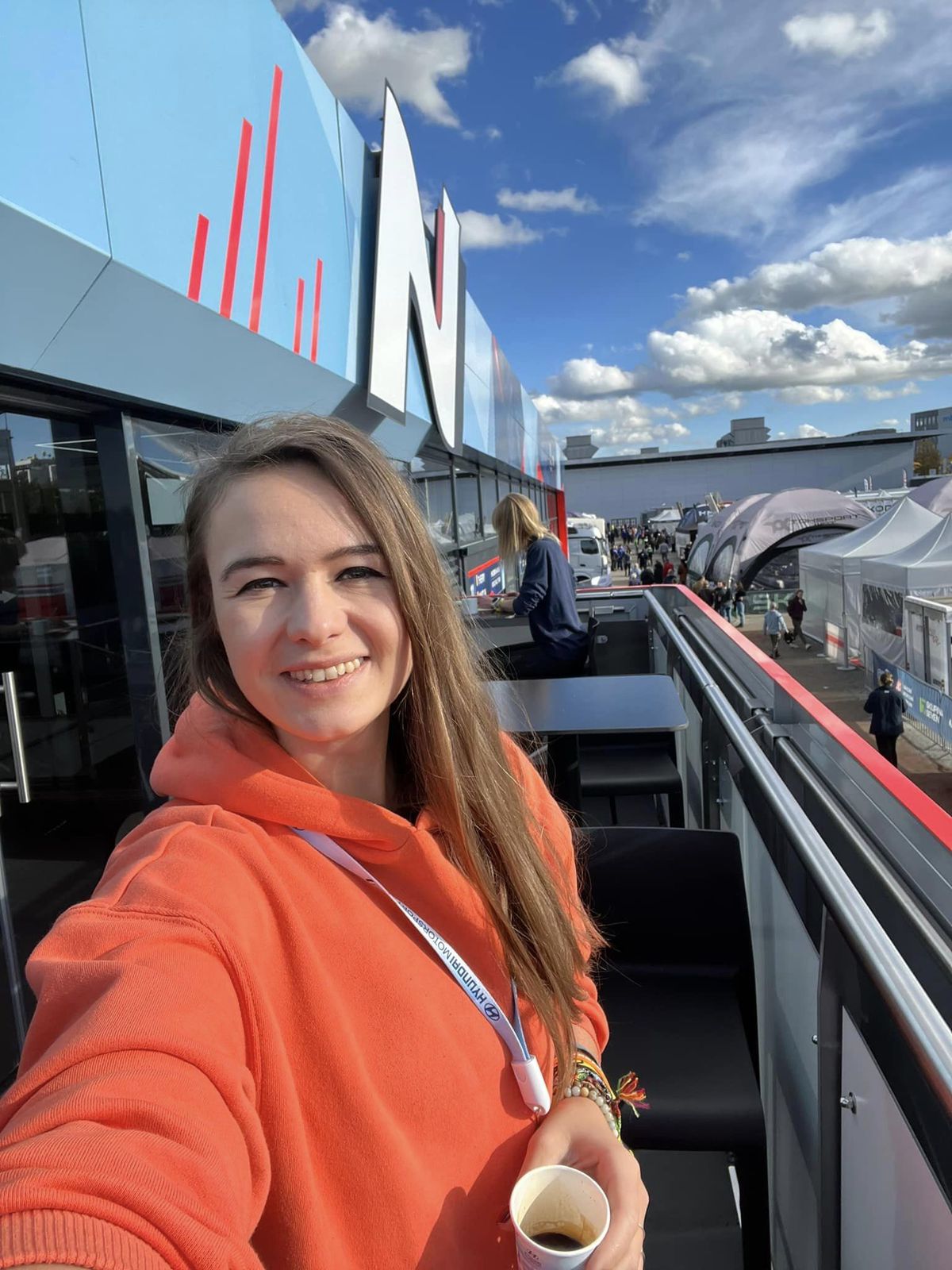 Cea mai bună femeie pilot din România și-a întâlnit idolul: „Doamnelor și domnilor, Jurgen Klopp!”