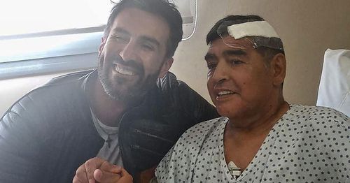 Diego Maradona, după operația de îndepărtare a unui cheag de sânge de pe creier