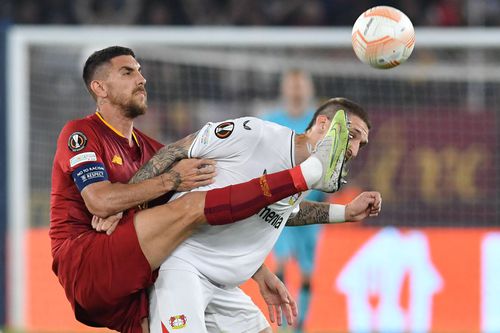 Robert Andrich, în duel cu Lorenzo Pellegrini din urmă cu un an / Foto: Imago