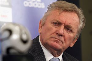 20 de nopți nedormite » Din bețiv și ignorant a devenit un fotbalist de legendă!