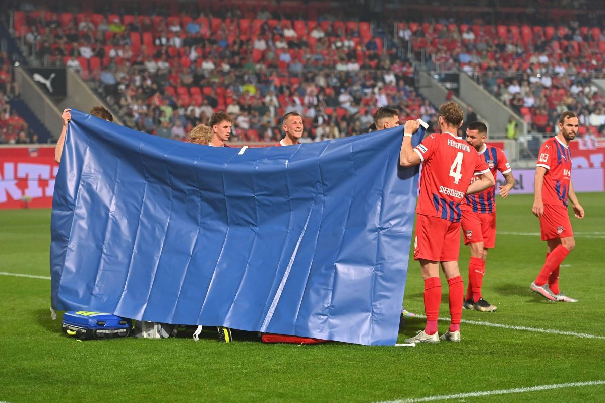 Kevin Muller, portarul lui Heidenheim, și-a pierdut cunoștința în meciul cu Bochum, după ciocnirea cu Ibrahima Sissoko