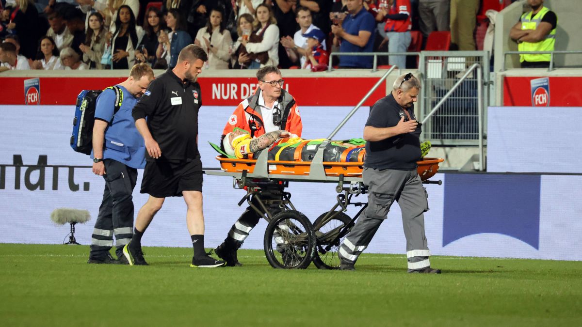 Kevin Muller, portarul lui Heidenheim, și-a pierdut cunoștința în meciul cu Bochum, după ciocnirea cu Ibrahima Sissoko