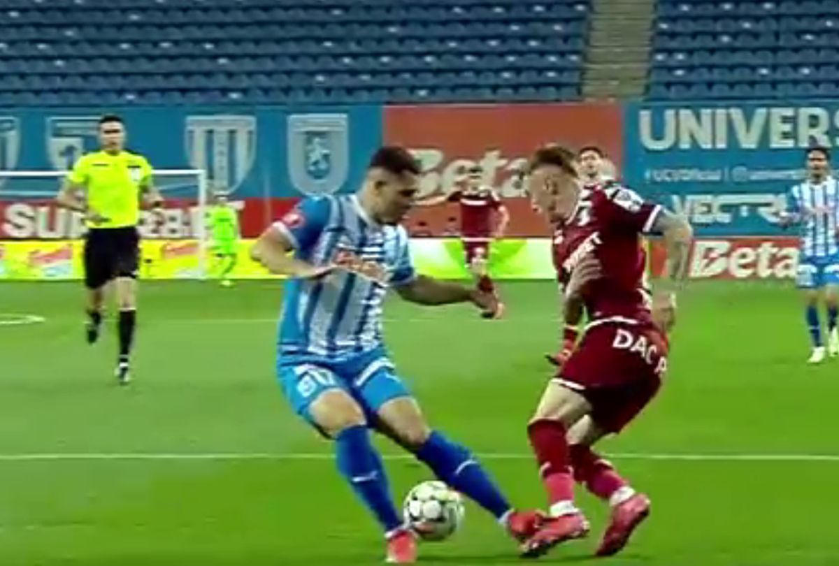 E sigur că Rapid trebuia să primească penalty în Bănie: „Neglijență a fundașului!”