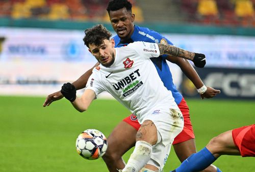 Ianis Stoica, într-un duel cu FCSB / FOTO: Imago