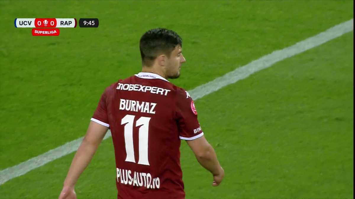 Conflict pe teren! Doi jucători de la Rapid s-au certat în timpul meciului cu Universitatea Craiova