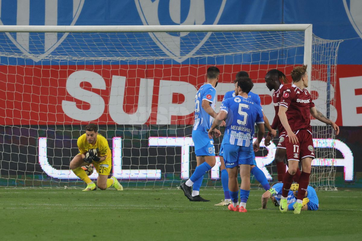 Christensen, furios că a ratat, apoi sărbătorește gafa lui Laurențiu Popescu, foto: Ionuț Iordache / GSP