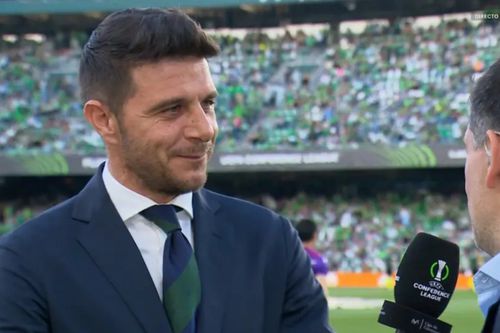 Joaquin Sanchez, 498 de meciuri, 66 de goluri și 68 de assisturi în 14 sezoane la Betis,  care l-a crescut, la interviul luat după meciul cu Fiorentina (2-1) / / Foto: Imago