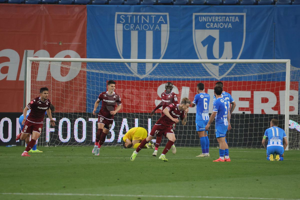 Portarii Marian Aioani și Laurențiu Popescu, gafe ca la „județeană” în Universitatea Craiova - Rapid 1-2