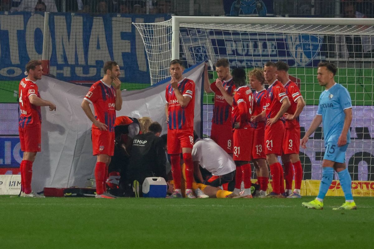 Kevin Muller, portarul lui Heidenheim, și-a pierdut cunoștința în meciul cu Bochum, după ciocnirea cu Ibrahima Sissoko