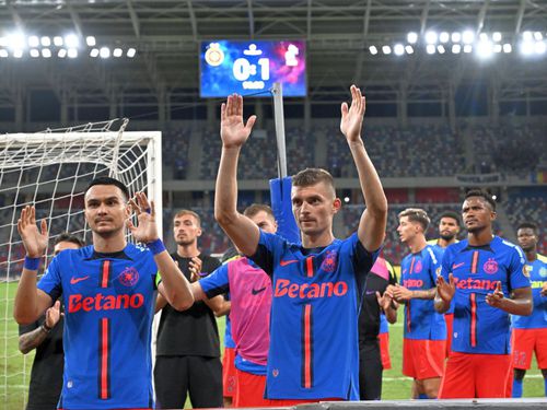 Jucătorii de la FCSB, pe stadionul Steaua/ foto: Imago Images