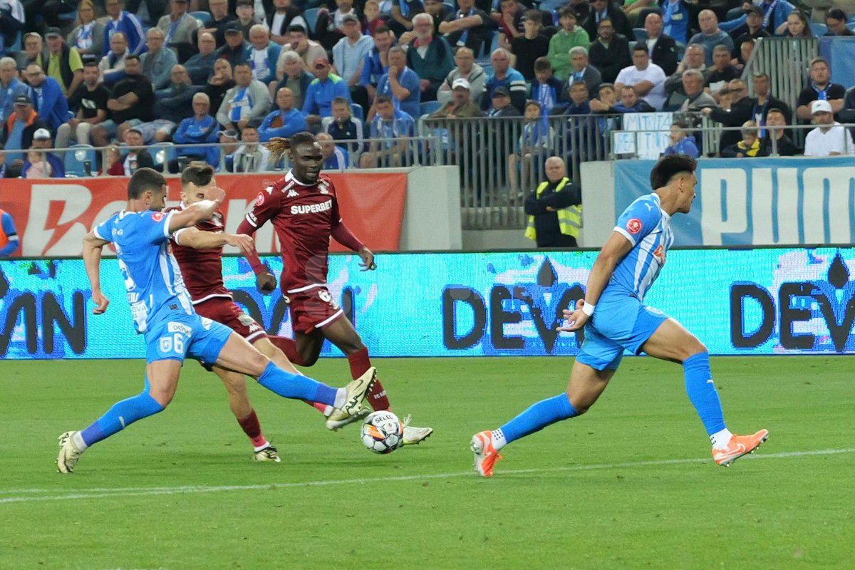 Universitatea Craiova - Rapid, imagini din meci