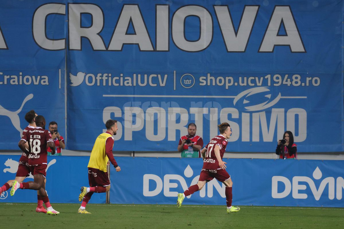 Christensen, furios că a ratat, apoi sărbătorește gafa lui Laurențiu Popescu, foto: Ionuț Iordache / GSP