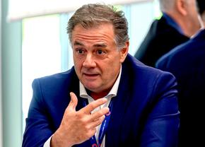 Vassaras aruncă în aer finala campionatului! Delegare ȘOC pregătită la Craiova - U Cluj: „Soția fiind din Craiova, ar trebui să fie cu noi”
