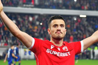 Transferul carierei?! Golgheterul lui Dinamo e dorit de o echipă care ar putea juca în Liga Campionilor