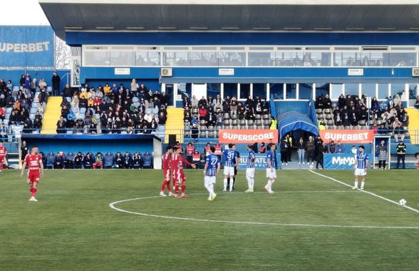 Ce nu s-a văzut la TV în Farul - Botoșani » Denis Alibec a izbucnit în timpul meciului: „Din cauza ta am luat gol!”