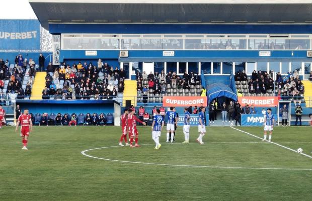Ce nu s-a văzut la TV în Farul - Botoșani » Denis Alibec a izbucnit în timpul meciului: „Din cauza ta am luat gol!”